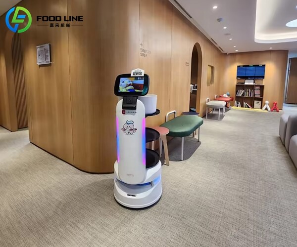 robot for food delivery service