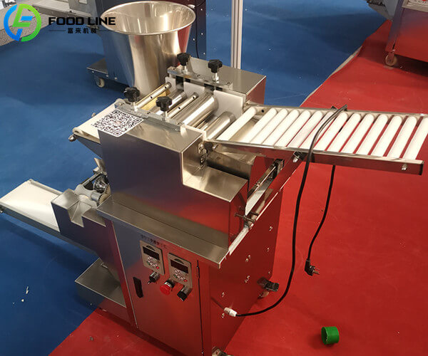 professional dumpling maker