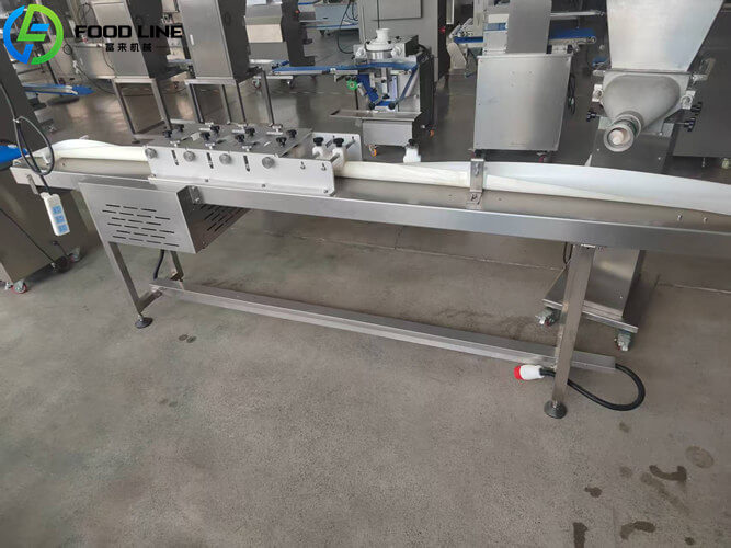 sushi rolling machine